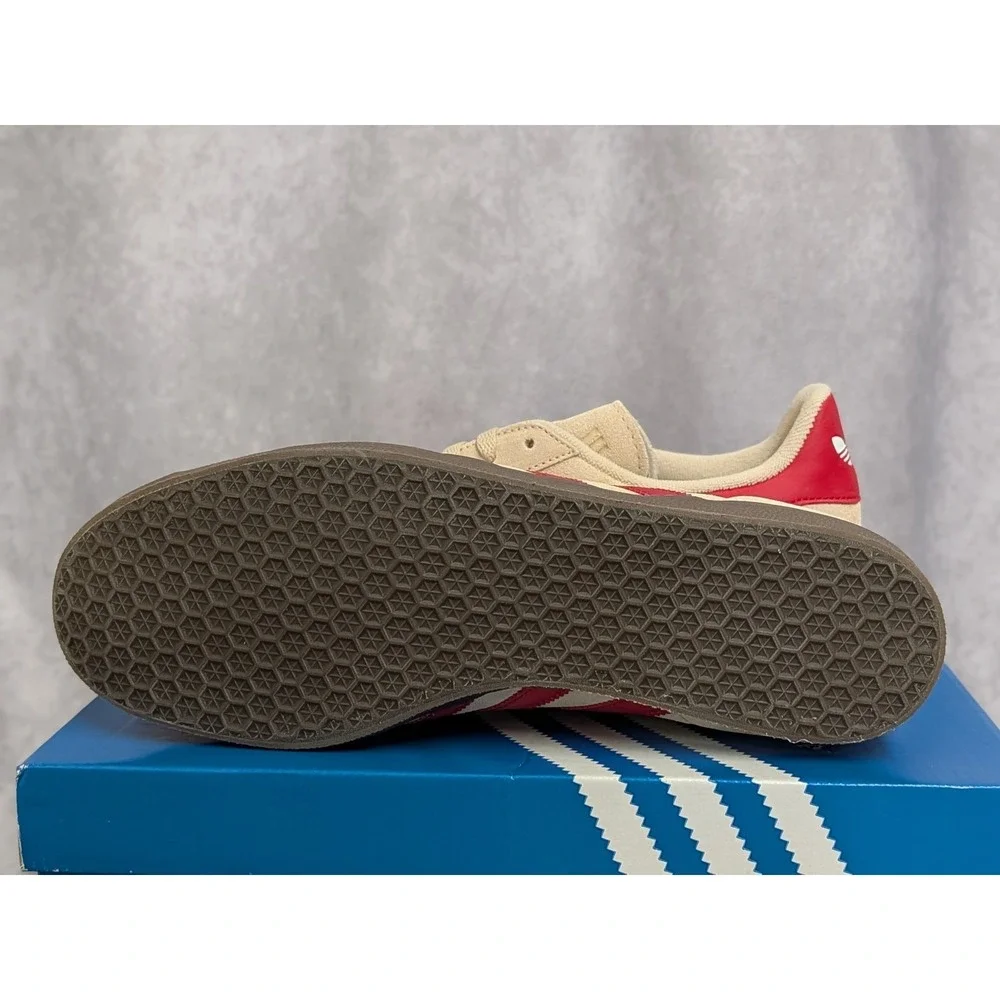 Adidas Gazelle‎ Shoes Men 10 Sand Strata / Better Scarlet / Cloud White